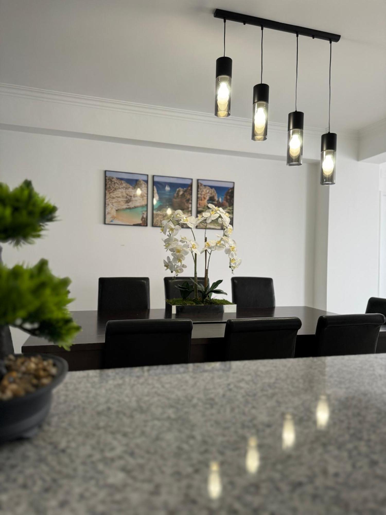 Princess Retreat Beautiful Modern Aprt 2 Min Walk From Quarteira Beach Esterno foto
