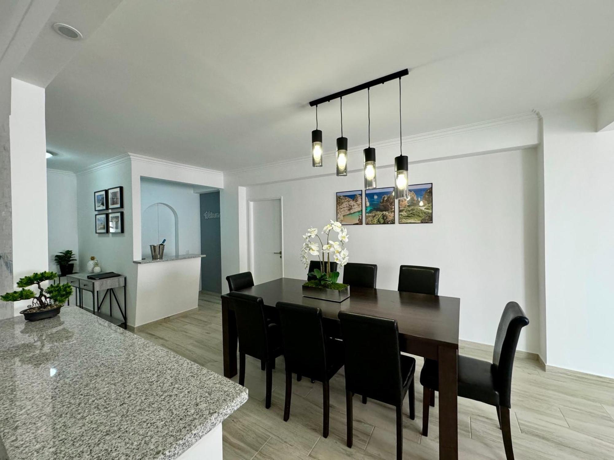Princess Retreat Beautiful Modern Aprt 2 Min Walk From Quarteira Beach Esterno foto