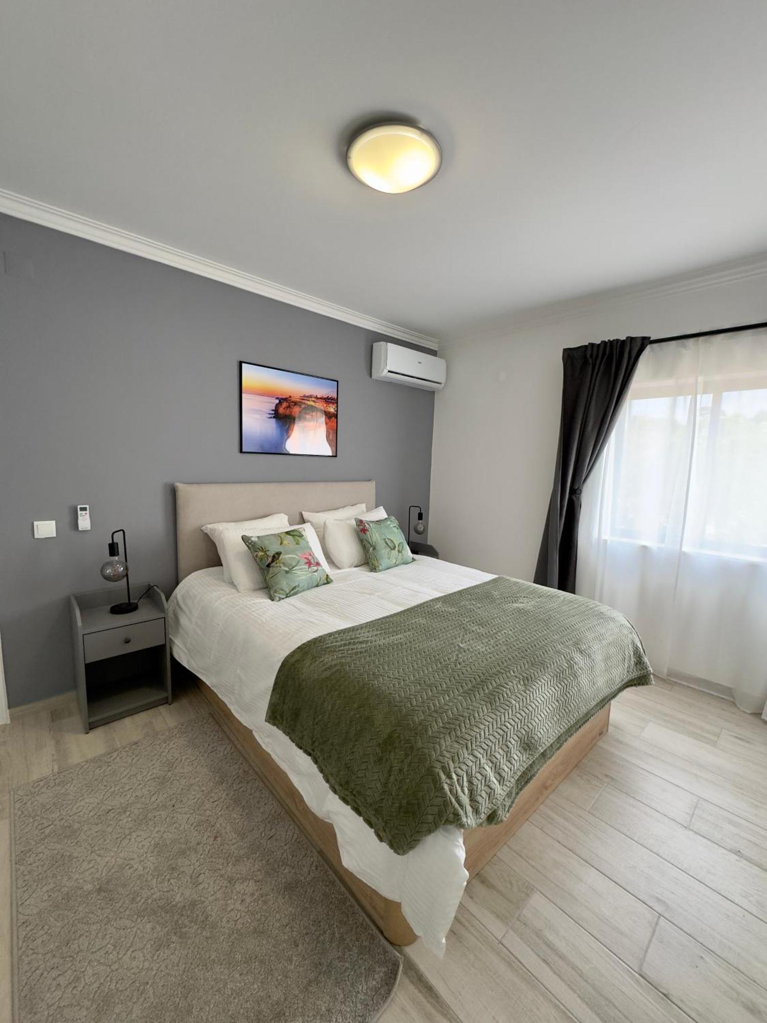 Princess Retreat Beautiful Modern Aprt 2 Min Walk From Quarteira Beach Esterno foto