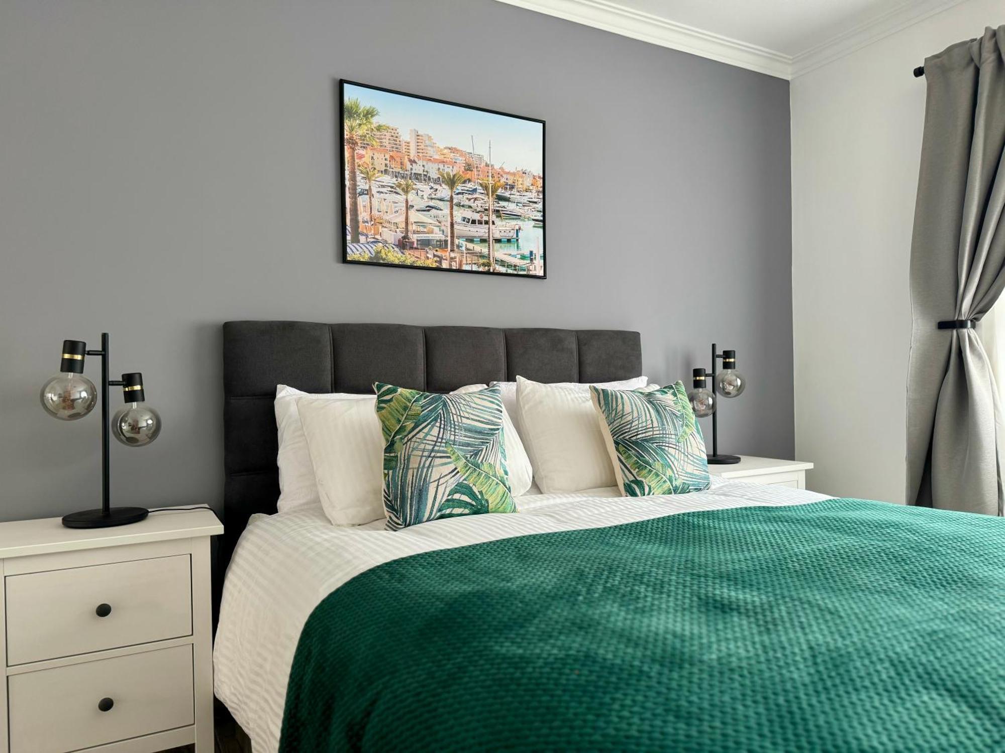 Princess Retreat Beautiful Modern Aprt 2 Min Walk From Quarteira Beach Esterno foto
