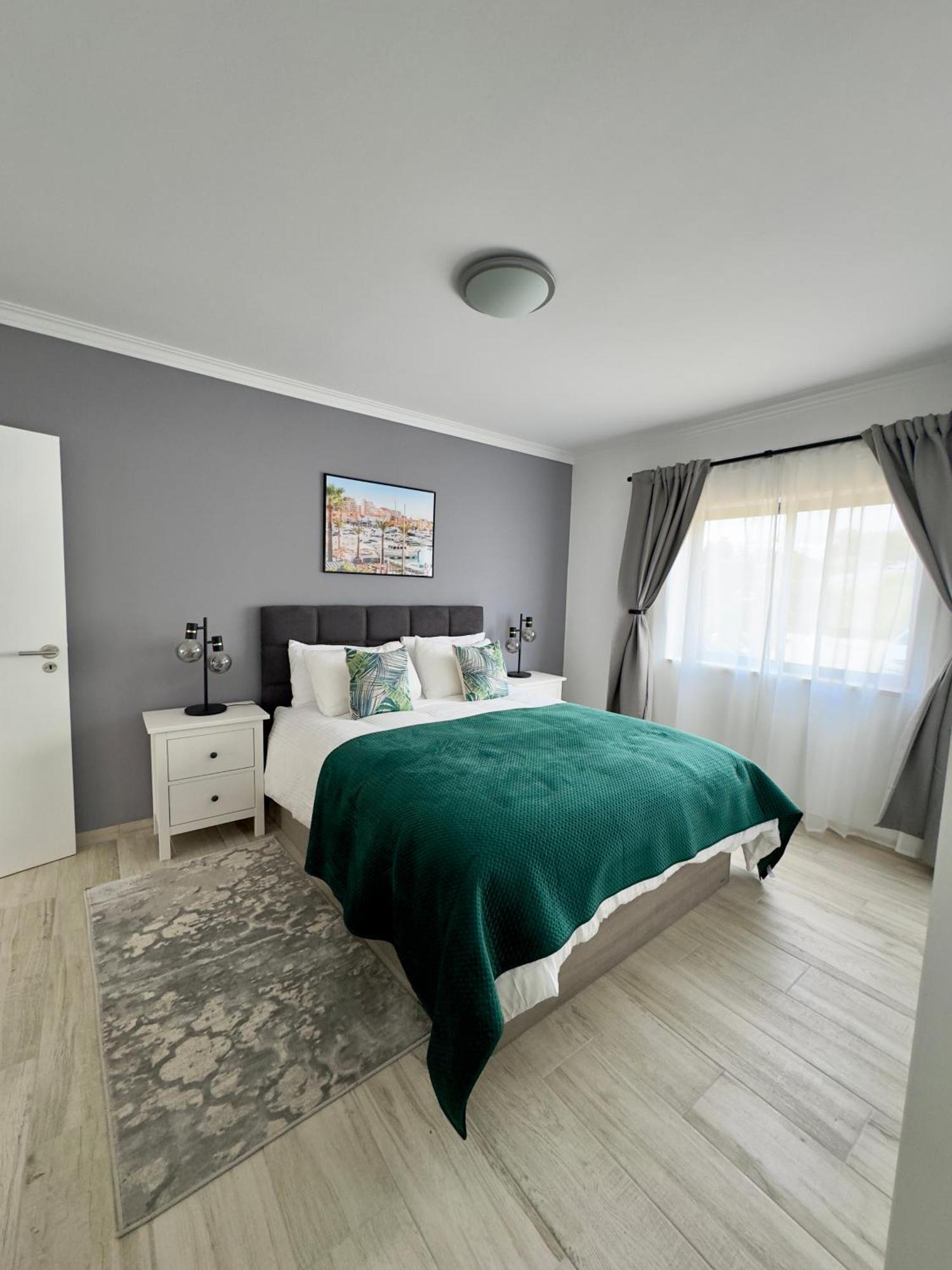 Princess Retreat Beautiful Modern Aprt 2 Min Walk From Quarteira Beach Esterno foto