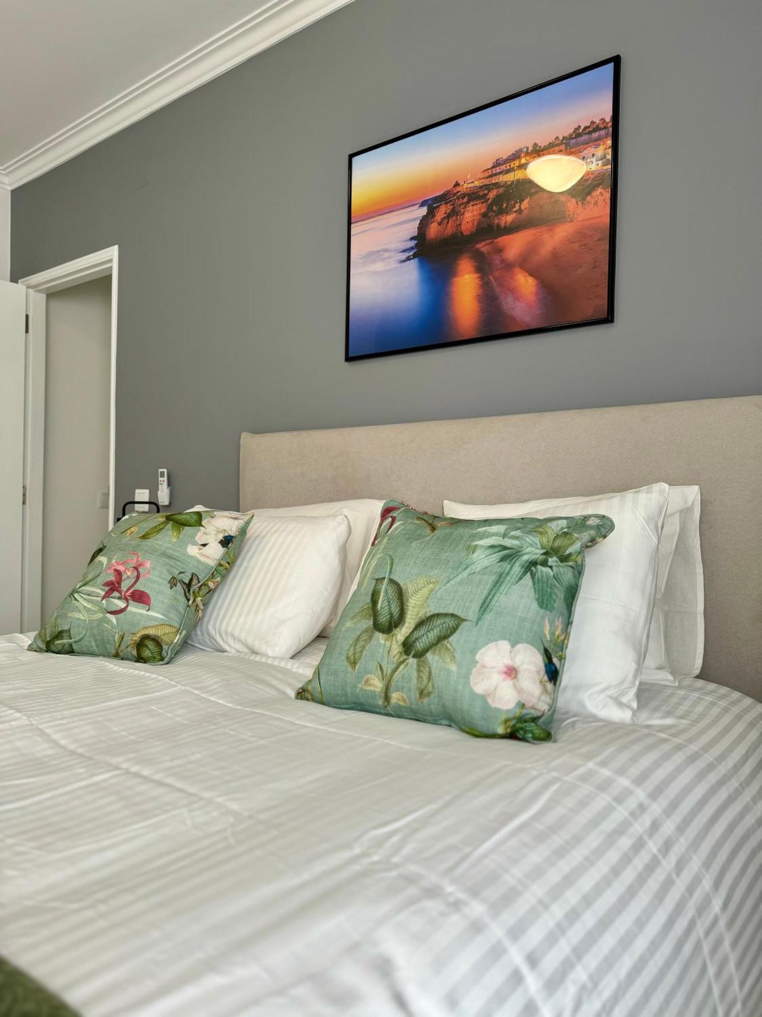 Princess Retreat Beautiful Modern Aprt 2 Min Walk From Quarteira Beach Esterno foto