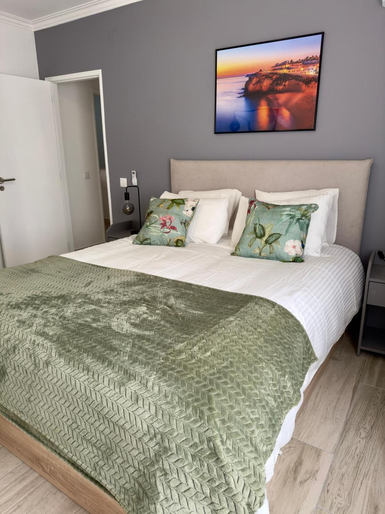 Princess Retreat Beautiful Modern Aprt 2 Min Walk From Quarteira Beach Esterno foto