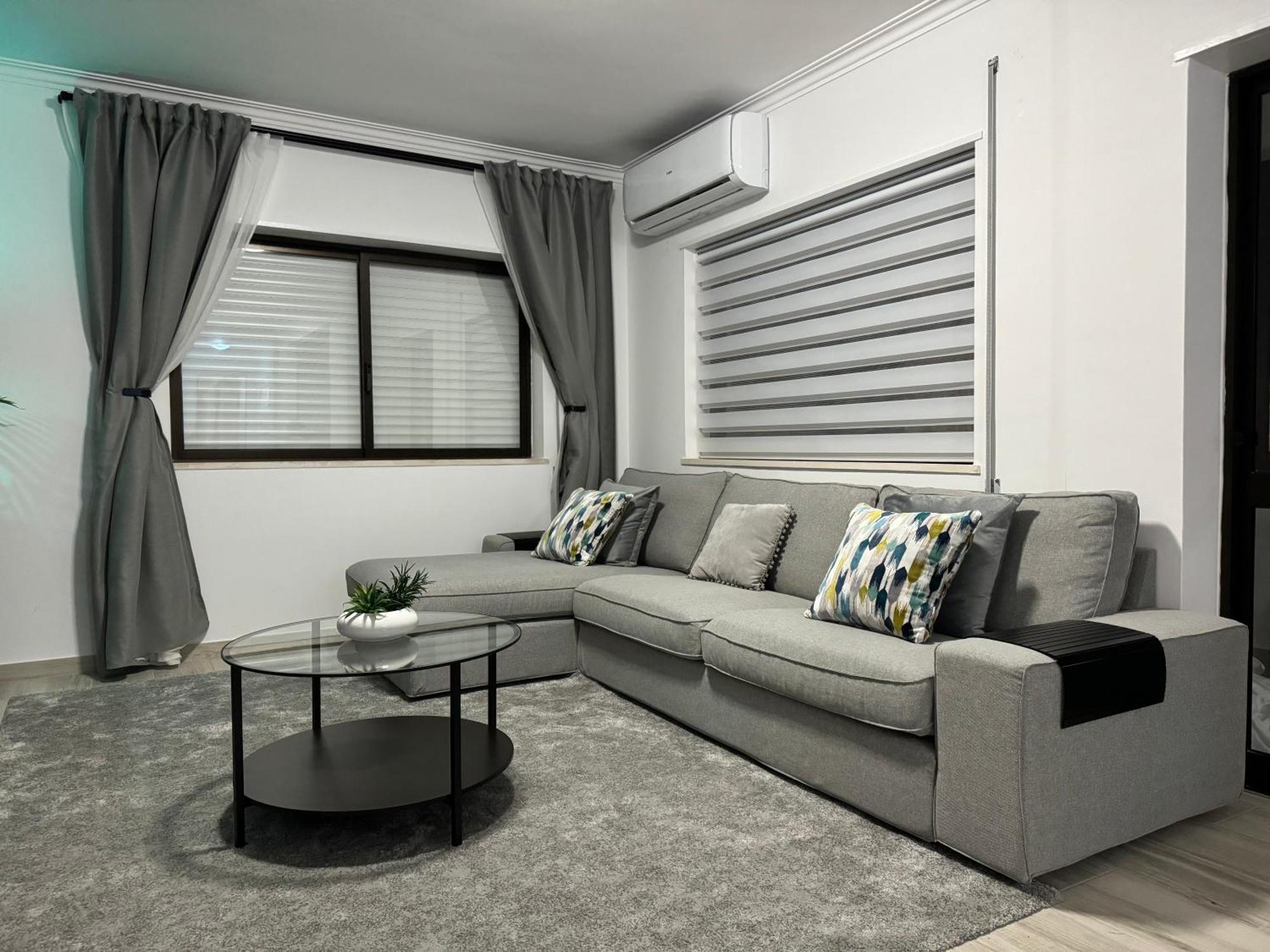 Princess Retreat Beautiful Modern Aprt 2 Min Walk From Quarteira Beach Esterno foto
